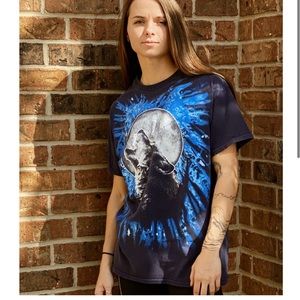 Graphic wolf tee
